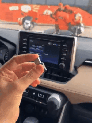 Wireless Car Play Adapter - DesertGoods